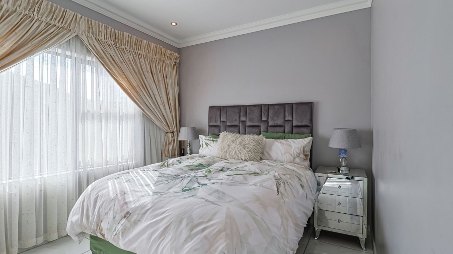 4 Bedroom Property for Sale in Waterkloof East North West